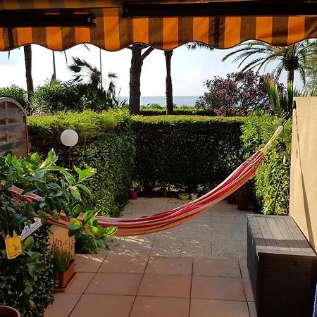 T2 Rez De Jardin Front De Mer 칸느 외부 사진