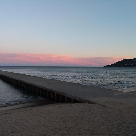 T2 Rez De Jardin Front De Mer 칸느 외부 사진