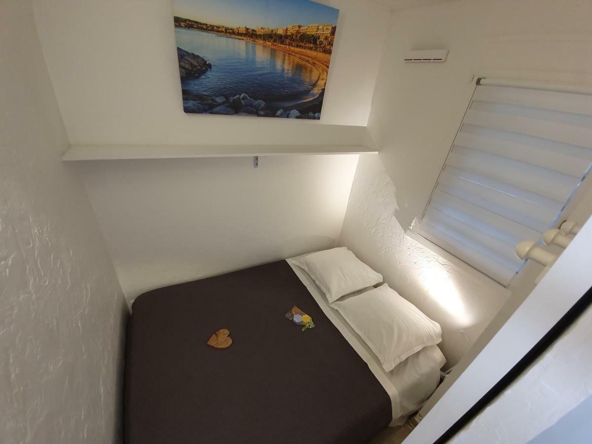 T2 Rez De Jardin Front De Mer 칸느 외부 사진