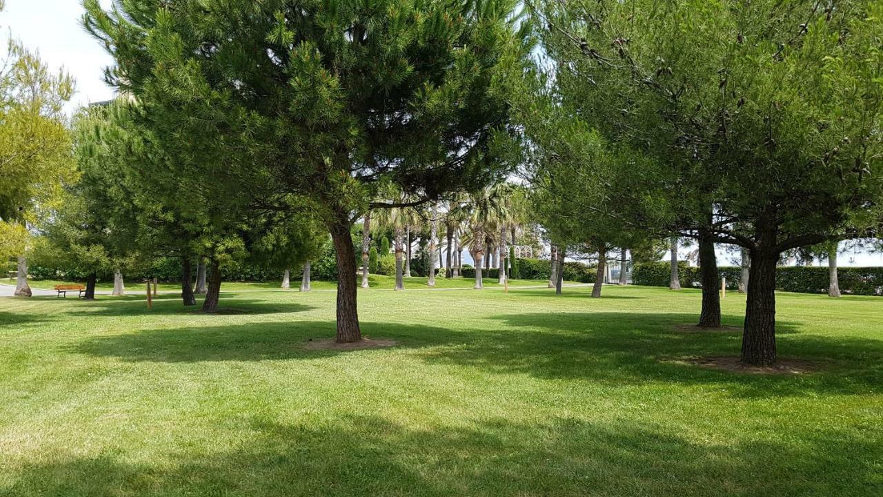T2 Rez De Jardin Front De Mer 칸느 외부 사진