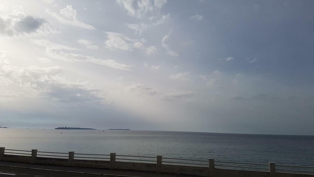 T2 Rez De Jardin Front De Mer 칸느 외부 사진